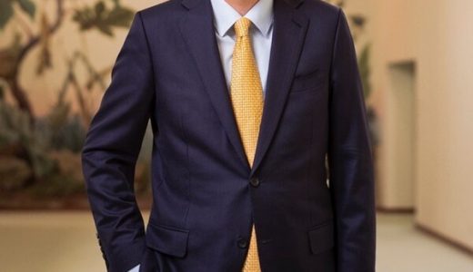 上海市政府授予施萬”上海市榮譽市民”稱號